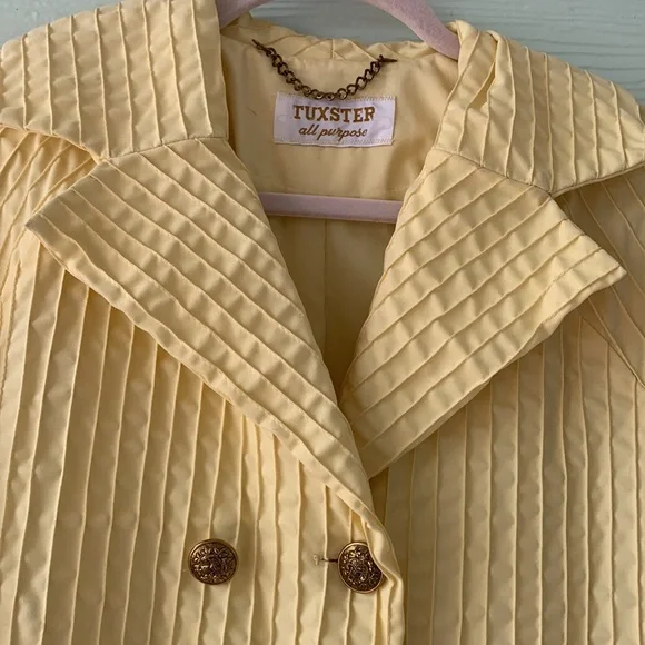Vintage 1960’s Pleated Yellow Trench Jacket - Picture 3 of 9